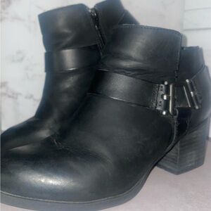 Aldo Black Leather Ankle Boots. Size 9.
